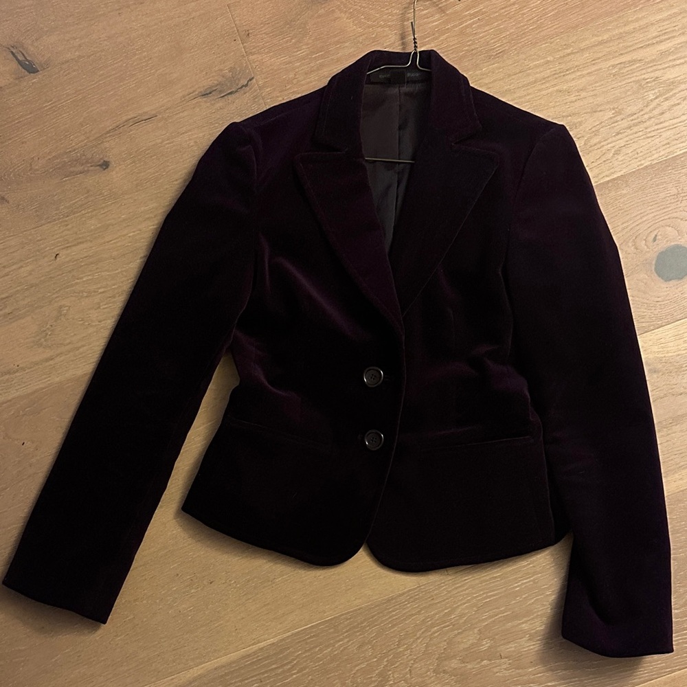 Elegant Velvet Women's Blazer